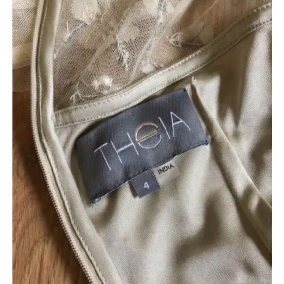 THEIA Hand-Beaded & Petal Applique 3/4 Bell-Sleeve Dress Women’s SIZE 4 - Picture 12 of 14